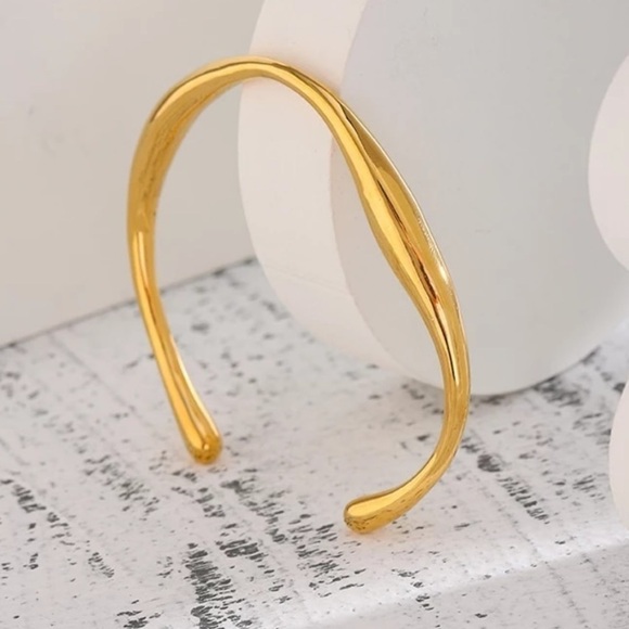 RETRO vibe gold wavy ring - Picture 5 of 9